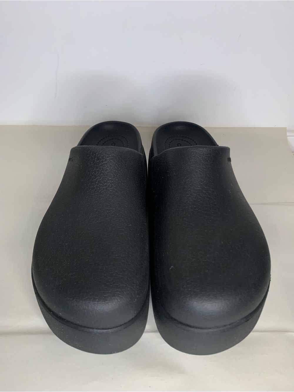 Crocs Dylan Platform Clog. Black, size W9. Excellent pre-owned condition. - Picture 7 of 13